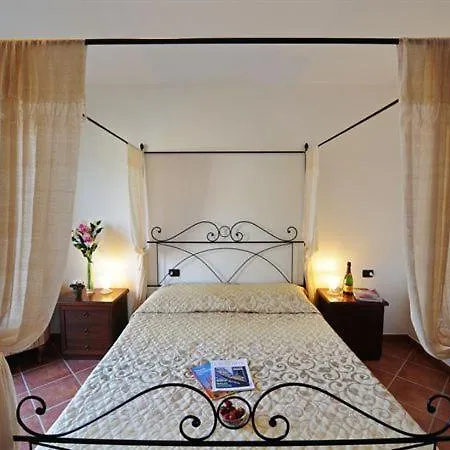 Sleeps 6 * ميناجيو